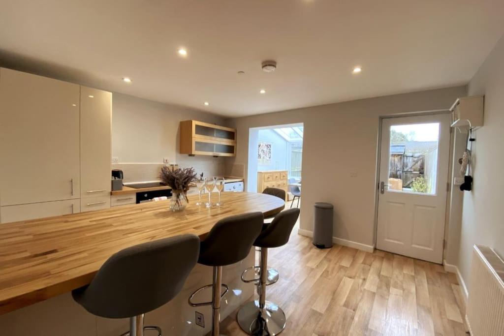 فيلا 3Bed House With Parking Short Walk To Bath Centre المظهر الخارجي الصورة