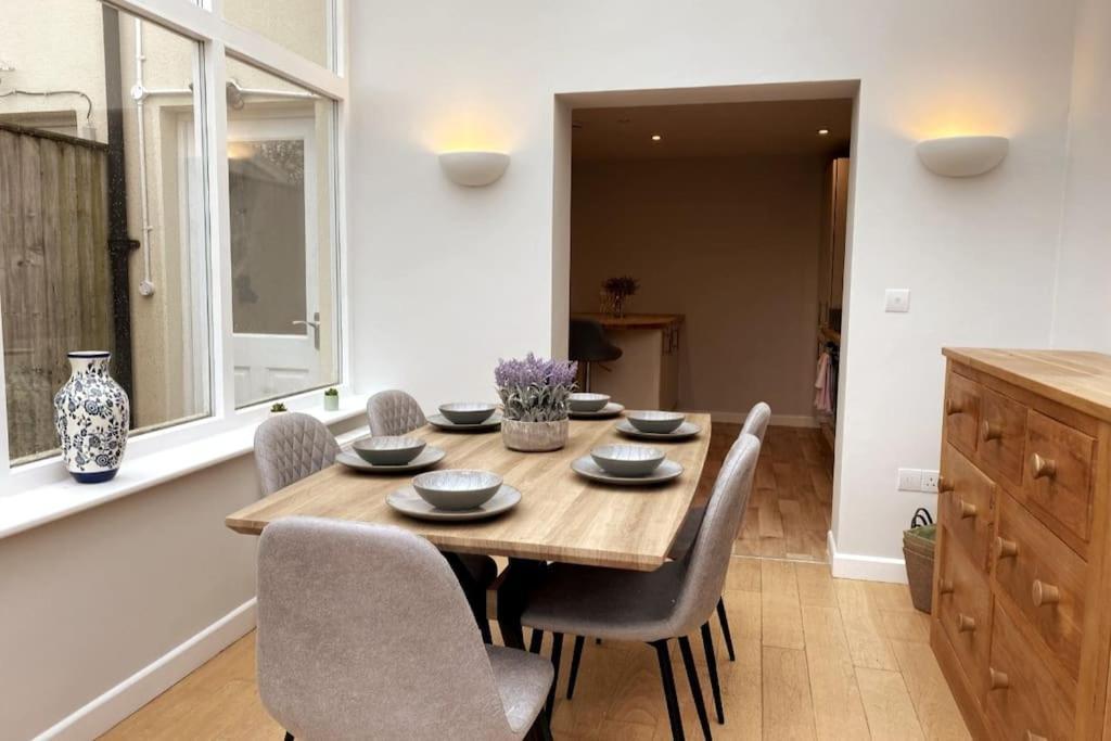 فيلا 3Bed House With Parking Short Walk To Bath Centre المظهر الخارجي الصورة