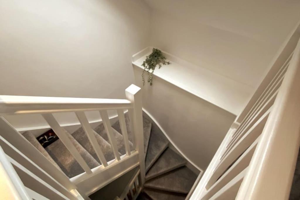 فيلا 3Bed House With Parking Short Walk To Bath Centre المظهر الخارجي الصورة