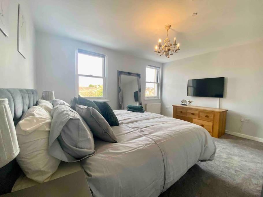 فيلا 3Bed House With Parking Short Walk To Bath Centre المظهر الخارجي الصورة