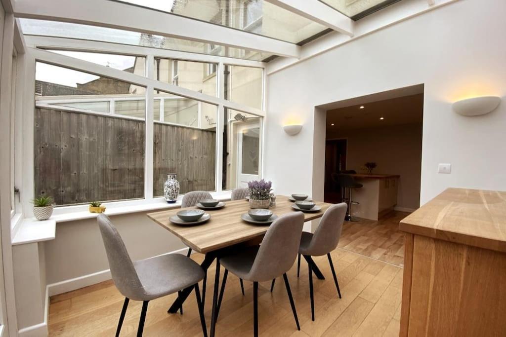 فيلا 3Bed House With Parking Short Walk To Bath Centre المظهر الخارجي الصورة